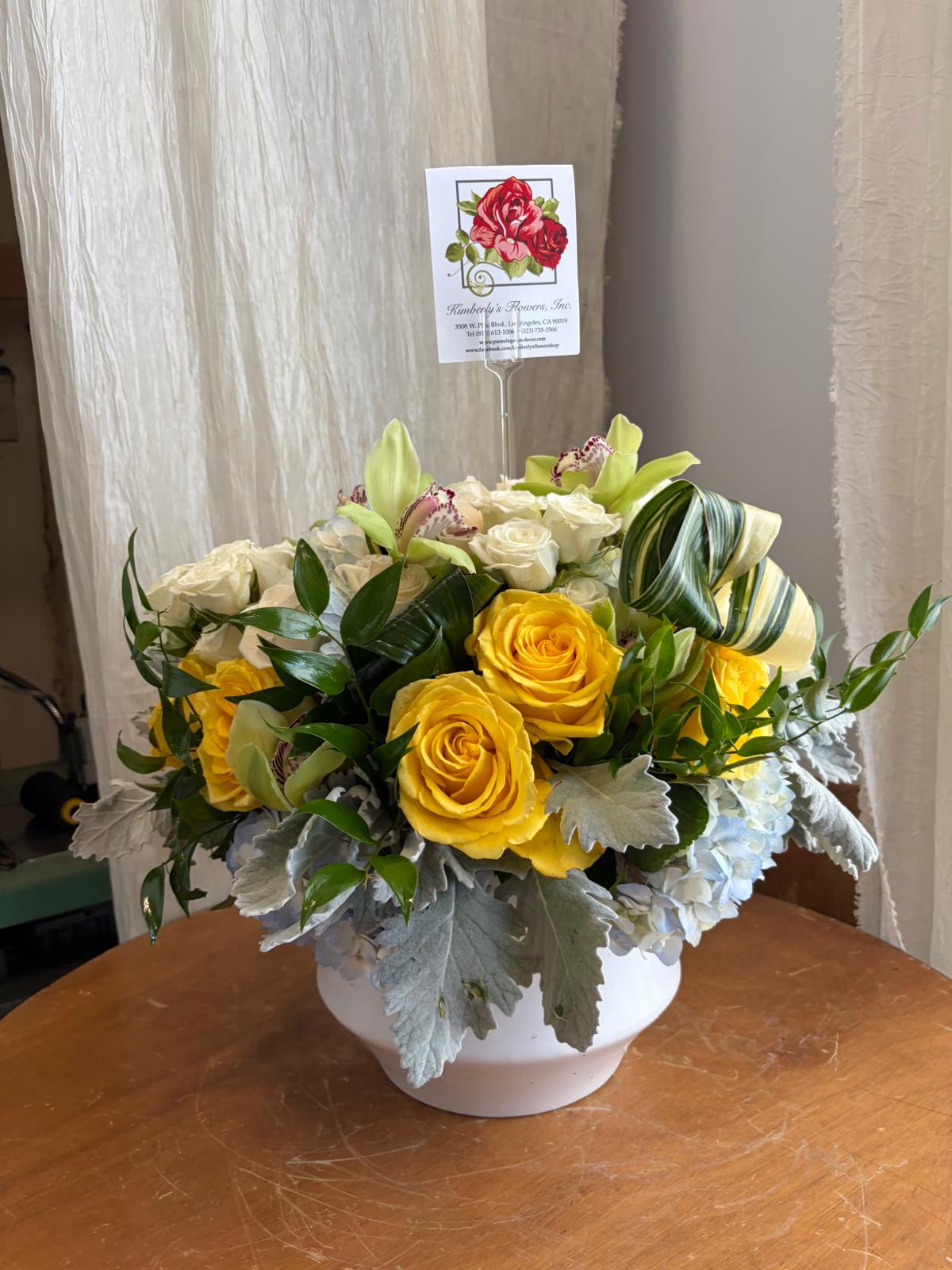 Golden Elegance 🌼